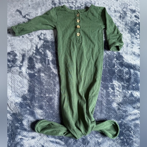 Fawn & Foster Green Infant Knotted Gown 0-3 months - Picture 1 of 5